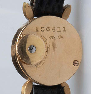 Jaeger Lecoultre montre de dame en or jaune sur cuir circa 1950
