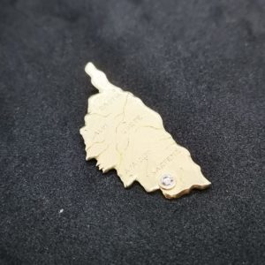 médaille carte de la Corse en or jaune avec un brillant